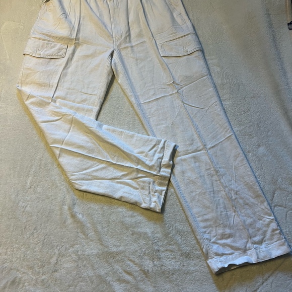 New Roundtree & Yorke Classic Fit Flat Front Pants White size W42x32L - Picture 2 of 8